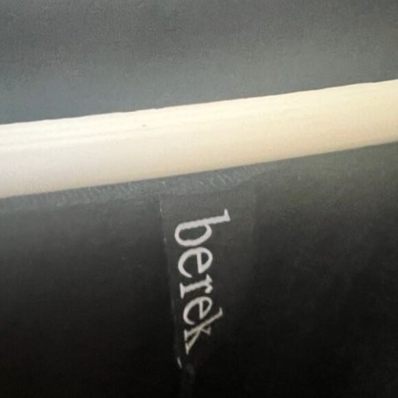 Berek Women's Black Boatneck Cold Shoulder Top rhinestone Grommet Long Sleeve - Picture 5 of 7